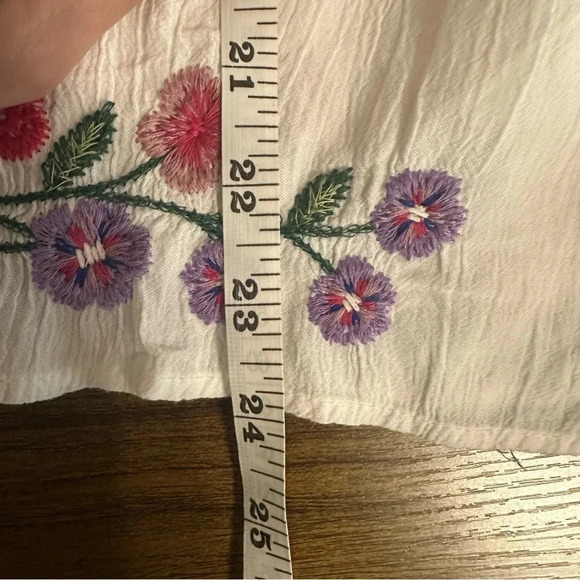 American Eagle White Romper with Floral Embroidery Size 8 - Picture 9 of 14